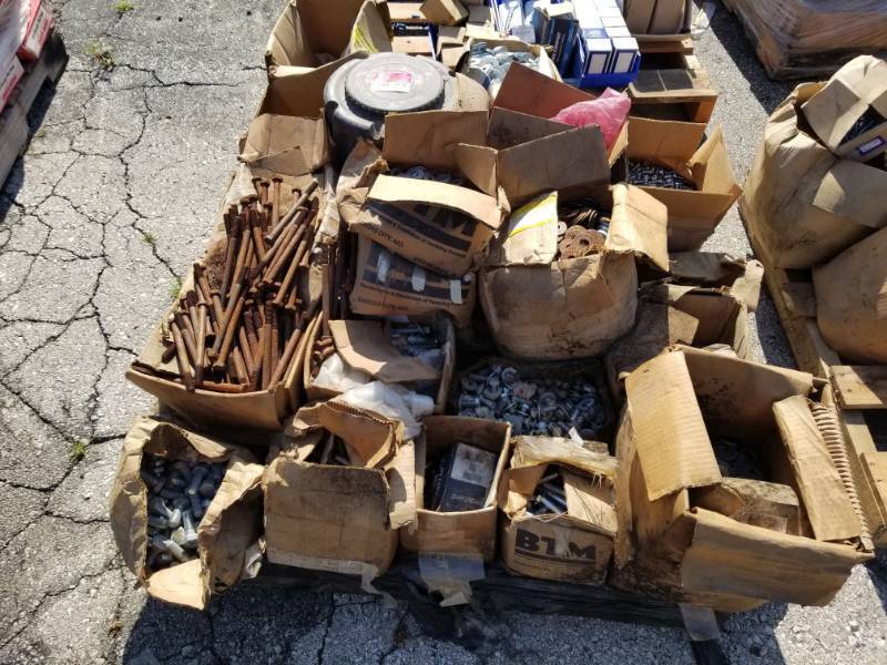 lot 1041 image: Pallet of Nuts and Bolts