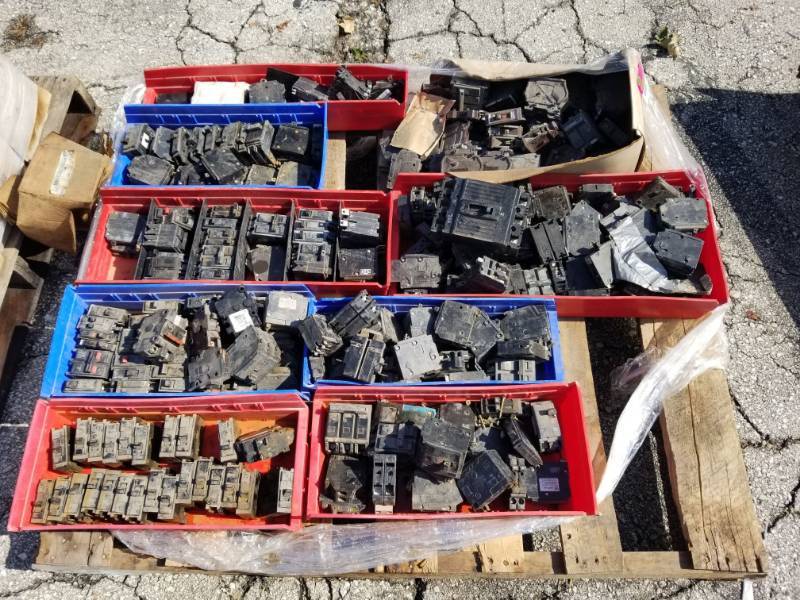 lot 1046 image: Various Circuit Breakers