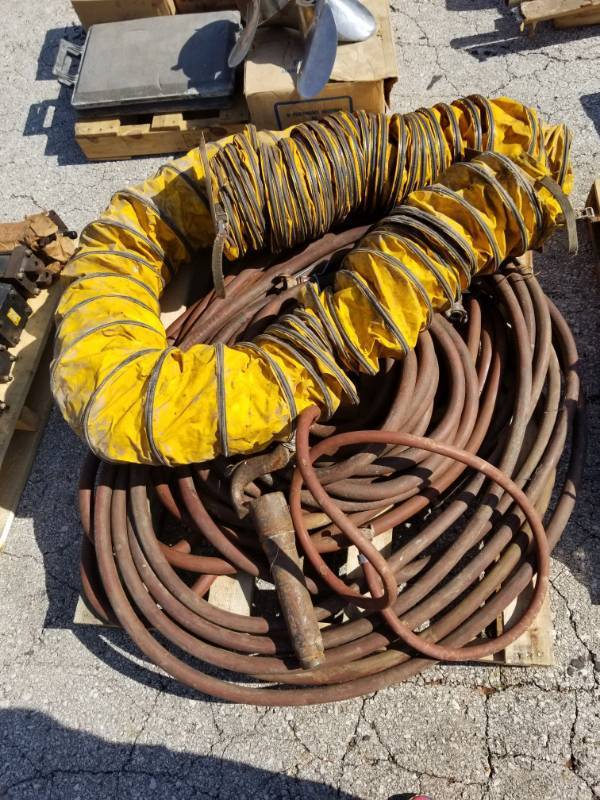 lot 1049 image: Pallet of Pneumatic Air Hoses and Ventilation Hoses