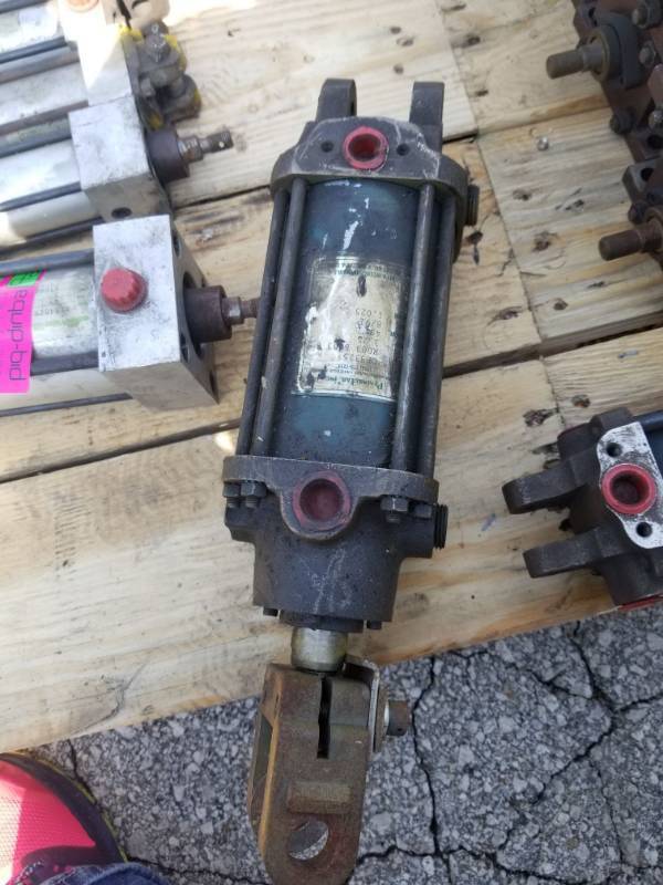 lot 1062 image: Peninsula Air Actuator CP3325