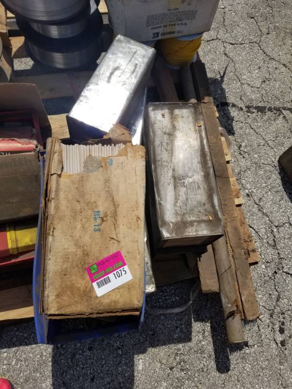 lot 1075 image: Welding Sticks