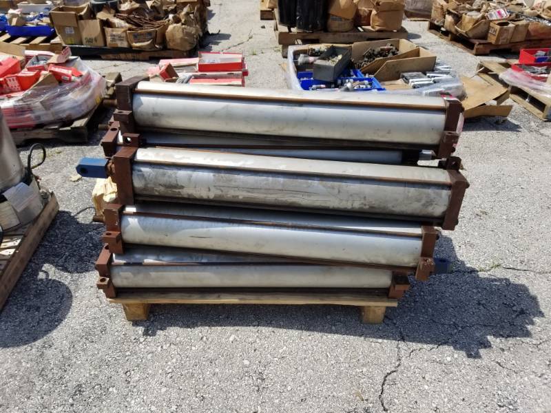 lot 1093 image: Numatic Actuators ZZAU-36A1F-AAA0