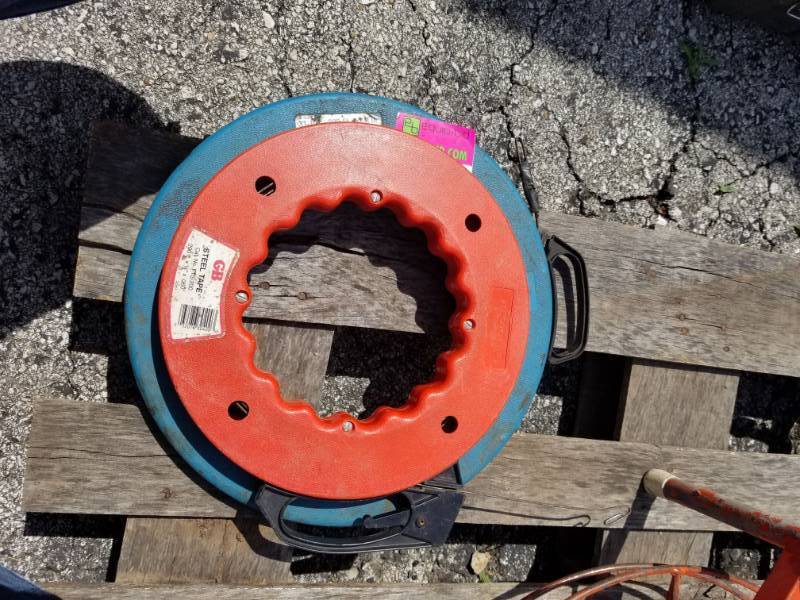 lot 1105 image: 200 Ft Steel Tape (2)