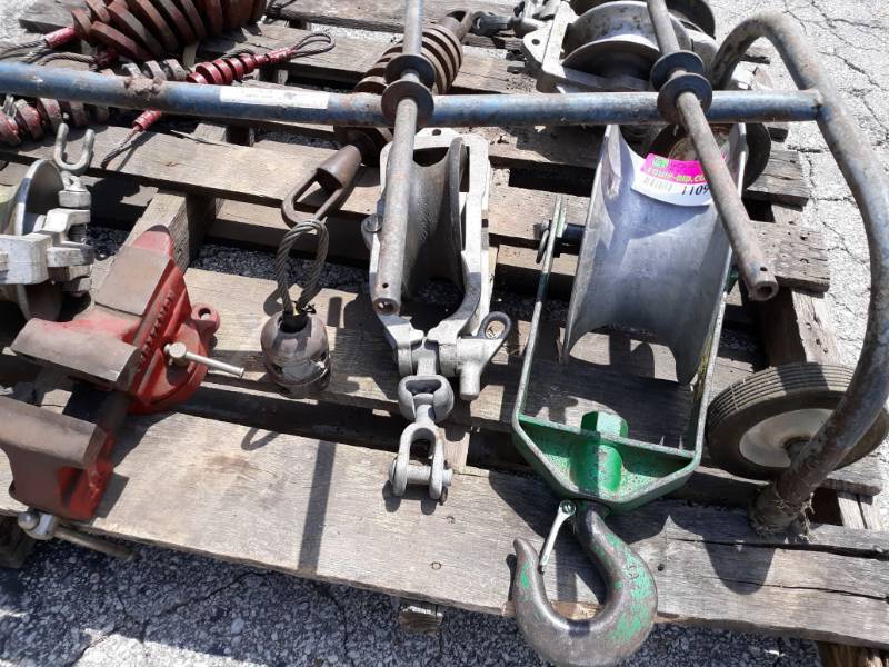 lot 1109 image: Large pulleys, wire rack, pull throughs