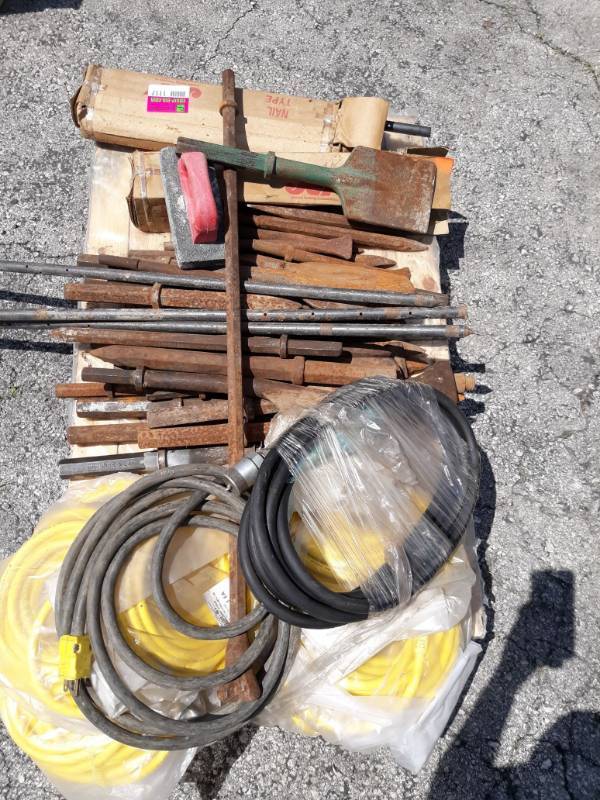 lot 1117 image: Metal Spikes, Paddles, Rods & Electrical Cords,
