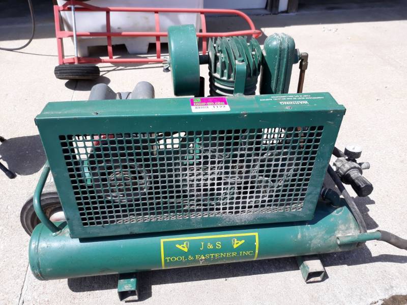 lot 1122 image: Air Compressor Model VPD145TBDR5527AB
