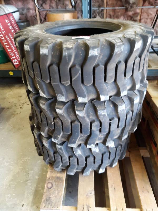 lot 1134 image: 3 Bobcat Tires