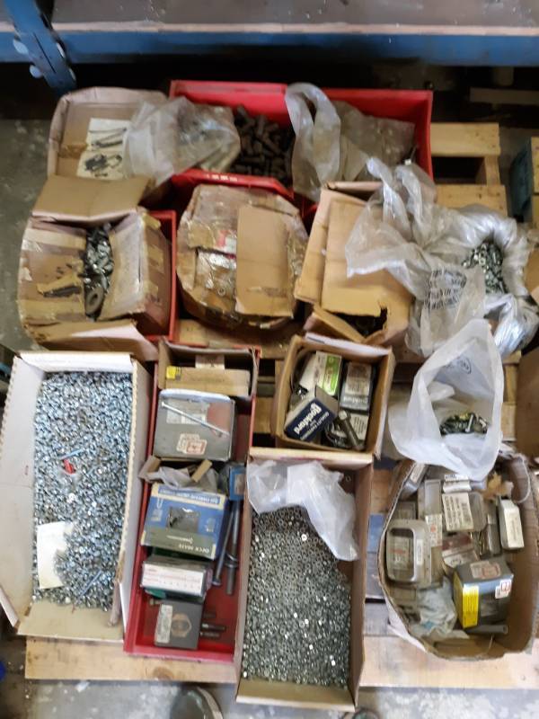 lot 1137 image: Pallet of Bolts, Washers & Fasteners