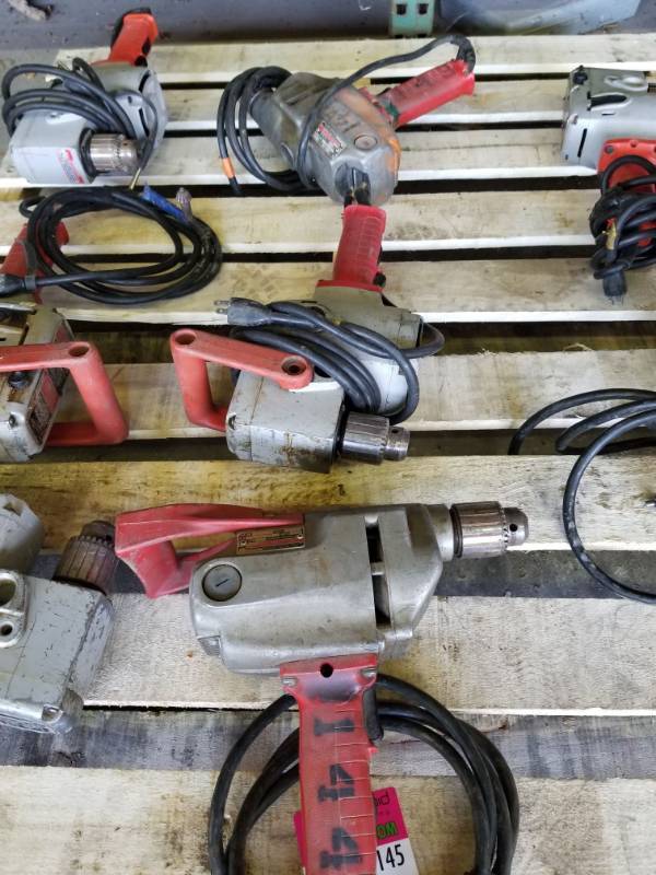 lot 1145 image: 3 Milwaukee 12in Drills