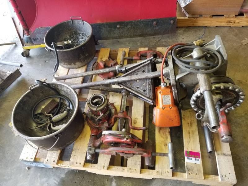 lot 1150 image: Rigid 300 Threading Machine