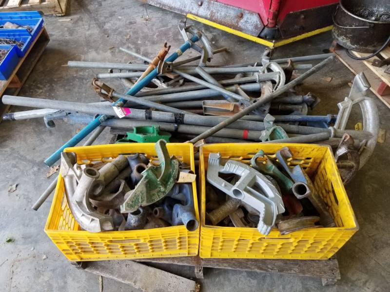 lot 1151 image: Pallet of Metal Pipe Benders
