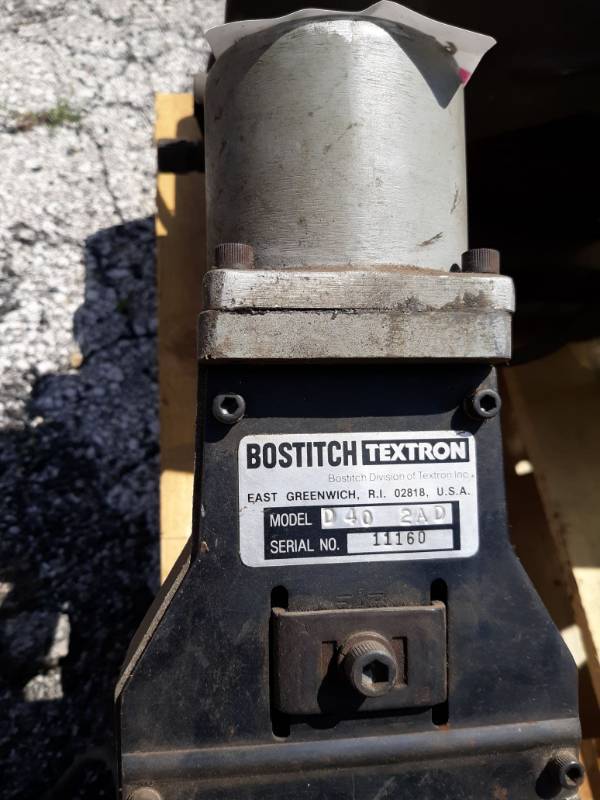lot 1169 image: Bostitch Textron Pneumatic Staple Gun #D40 2AD