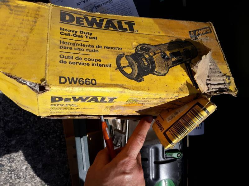 lot 1176 image: Dewalt Cut out Tool # DW660