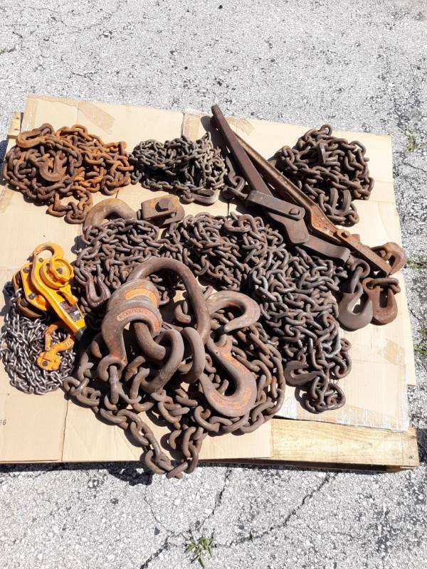 lot 1178 image: Heavy Metal Chains Wenches & Hooks