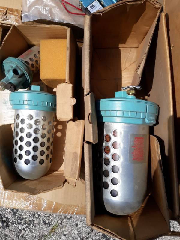 lot 1181 image: Pneumatic Tanks