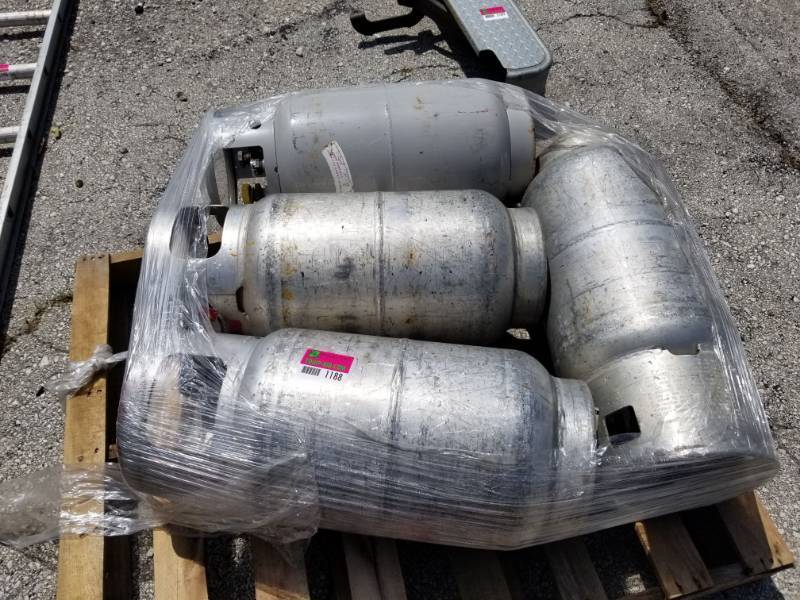 lot 1188 image: 4 Propane Forklift Tanks