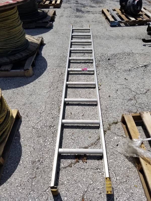 lot 1190 image: 12 Ft Ladder