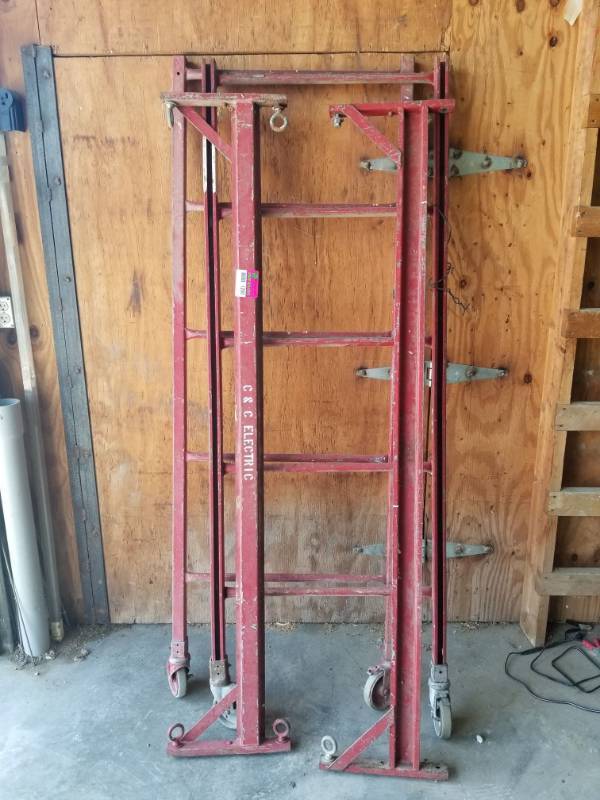 lot 1200 image: Scaffolding