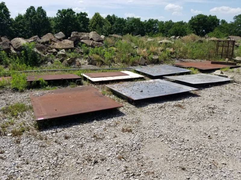 lot 1202 image: Metal Floor Plates Lot of 7