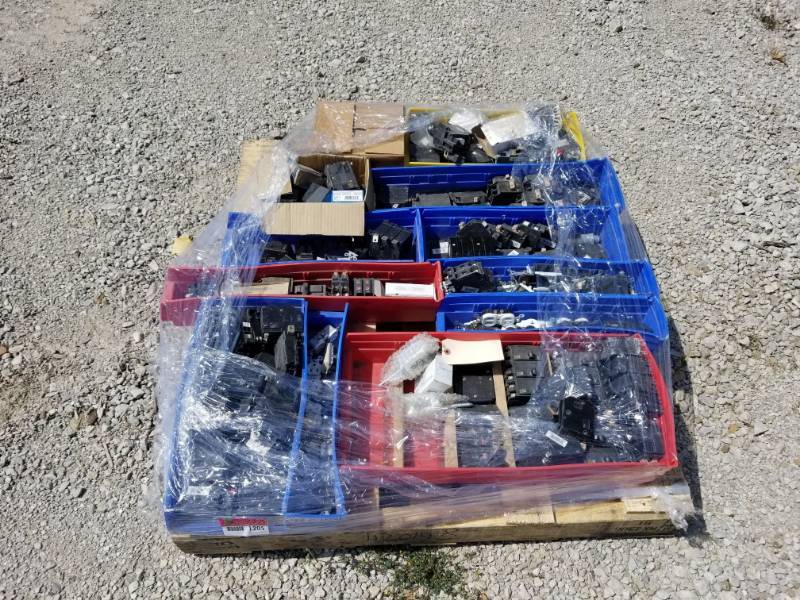 lot 1205 image: Pallet of Circuit Breakers
