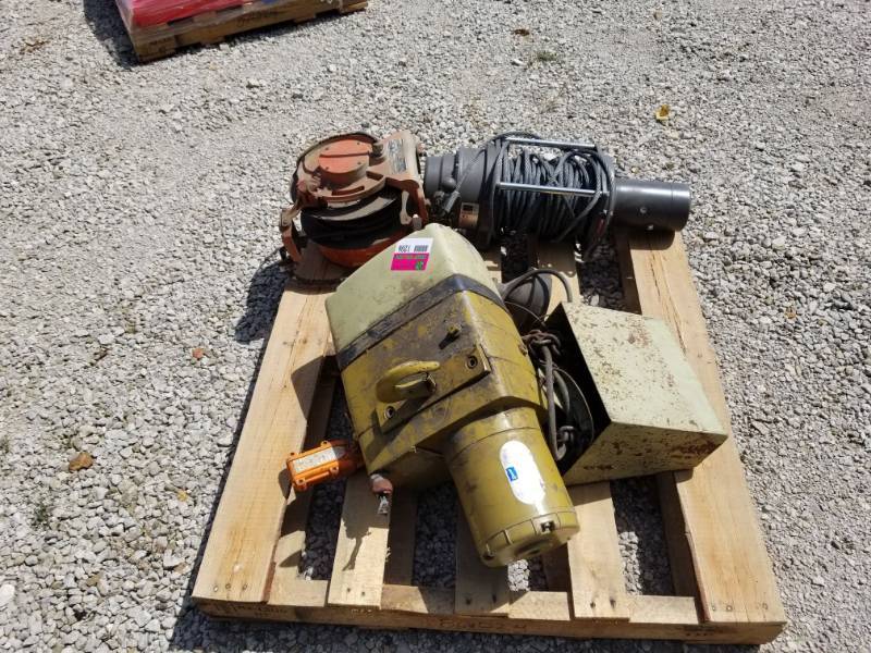 lot 1206 image: Yale Doerr Hoist, Appleton Reelite, Free Spool M12000