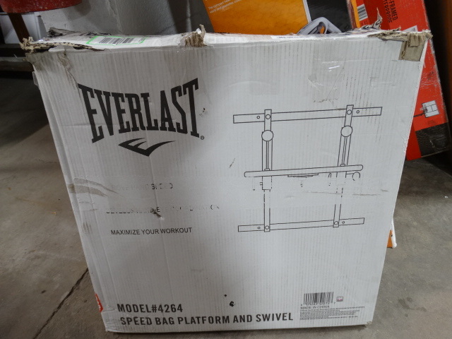 lot 130 image: Everlast speed bag platform and swivel.