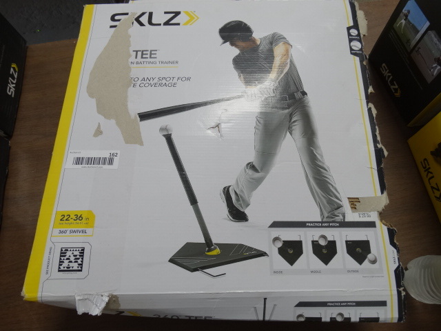 lot 162 image: SKLZ 360 degree batting trainer tee.