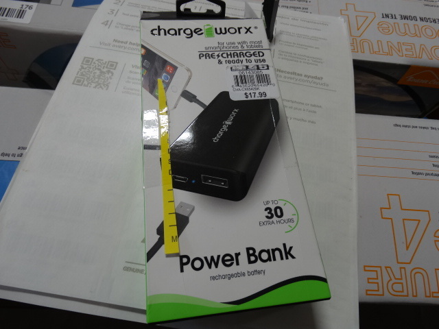 lot 193 image: Charge worx power bank.