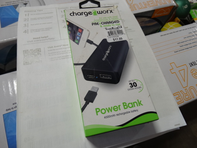 lot 194 image: Charge worx power bank.