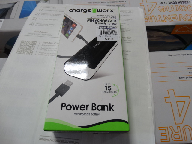 lot 195 image: Charge worx power bank.