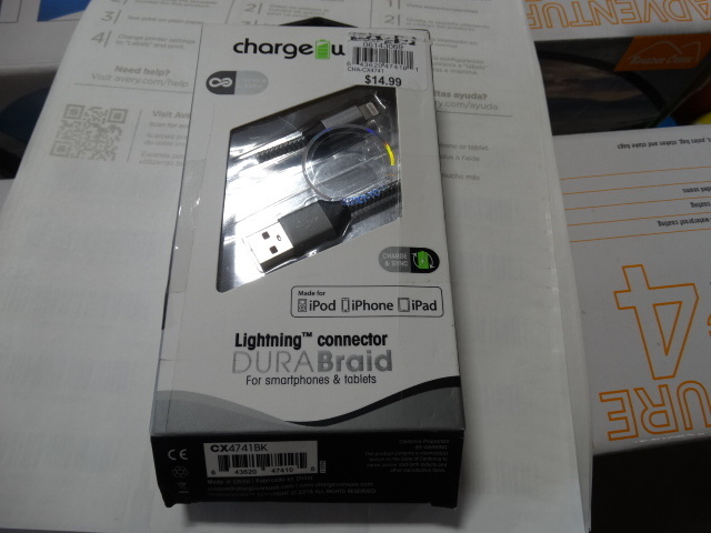 lot 197 image: Charge worx 3ft iphone charger.