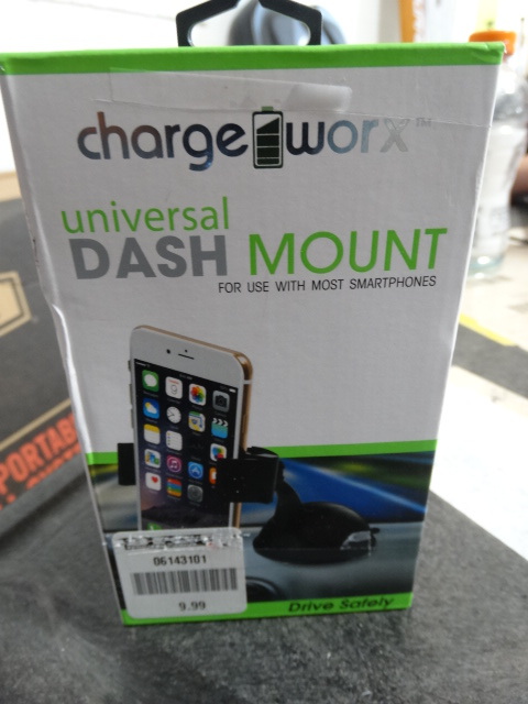 lot 208 image: Charge worx universal dash mount.