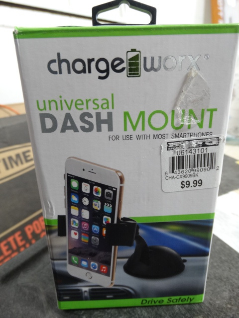 lot 210 image: Charge worx universal dash mount.