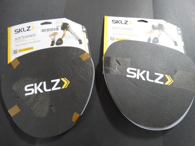 lot 222 image: SKLZ softhands fielding trainer.