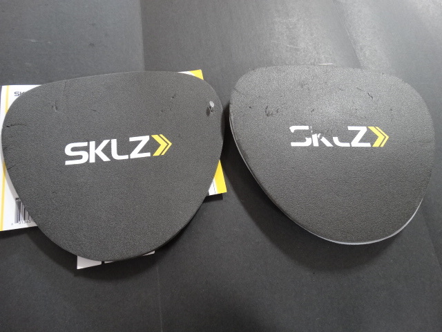 lot 223 image: SKLZ softhands fielding trainer.
