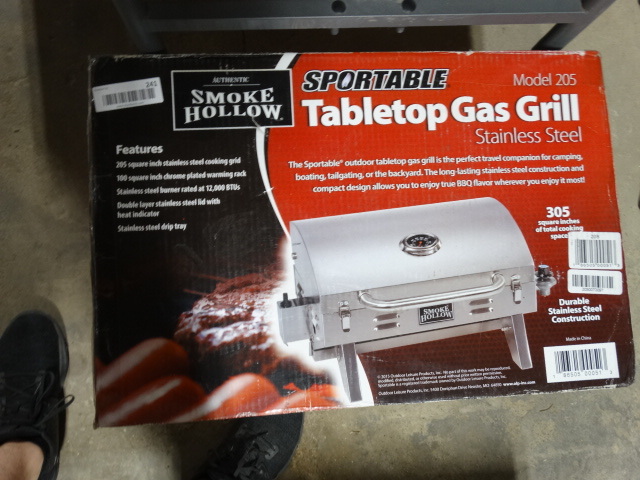 lot 241 image: Smoke Hollow table top gas grill.