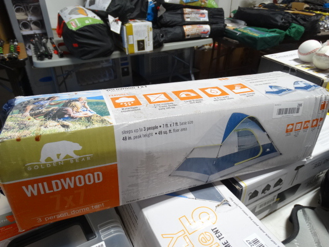 lot 286 image: Golden bear 3 person dome tent. 7x7.