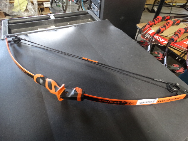 lot 322 image: Wild Hawk barnett bow.
