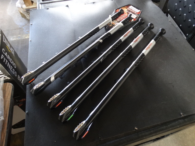 lot 329 image: 5 Barnett spitfire blowdart guns. no darts.