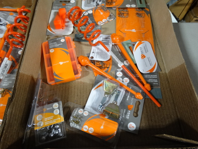 lot 370 image: Lot of south bend fishing accessories.