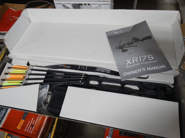 lot 402 image: Center point crossbow XR175.
