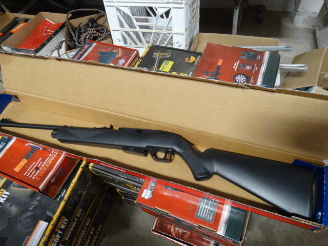 lot 406 image: Crosman repeat air 1077.