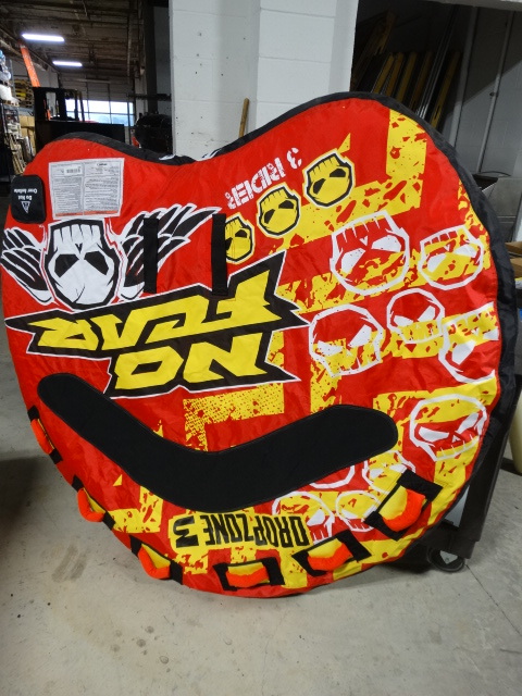 lot 430 image: Drop zone three - 3 rider water tub.