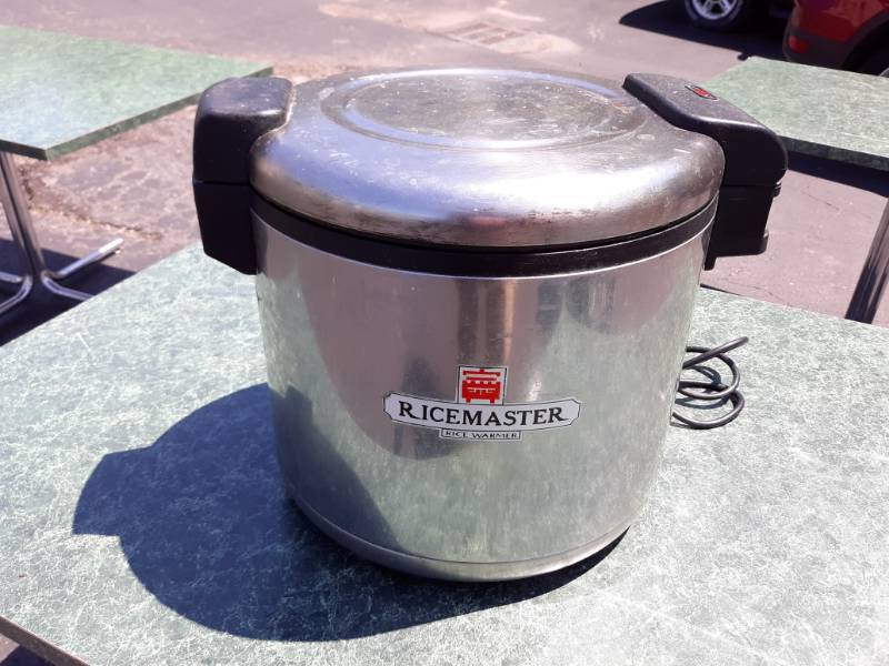 lot 6707 image: Ricemaster Commercial Rice Cooker
