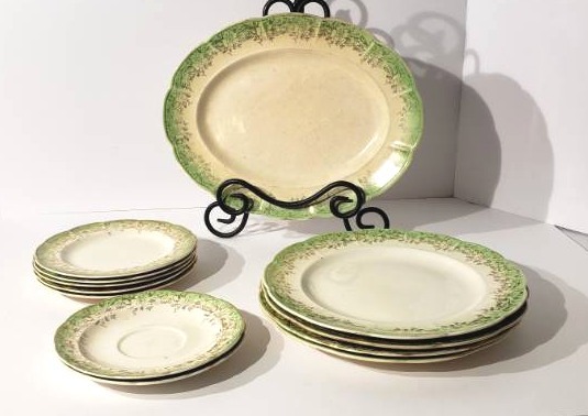 lot 1022 image: Ivory Porcelain By Sebring Pottery