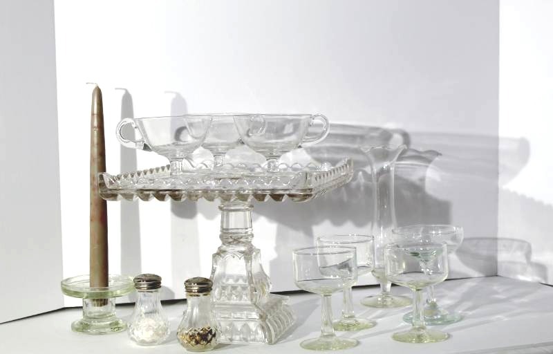lot 1050 image: Tea Party Anyone