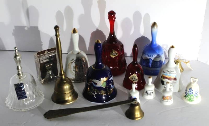 lot 1074 image: Fenton Glass and Raimond Hand Made Crystal, Pewter