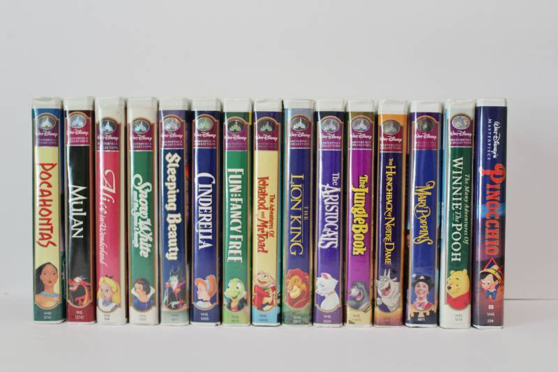 lot 1100 image: Disney Masterpiece Collection - 15 VHS movies