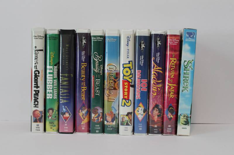 lot 1102 image: 12 Disney and DreamWorks movies - VHS