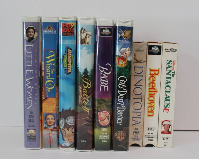 lot 1103 image: 9 Family Movies VHS